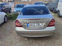 Usado Mercedes C220 Classic 143 CV (105 kW) 2004 Gris / plata Berlina