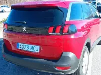 Usado Peugeot 5008 Active 130 CV (95 kW) 2022 Rojo SUV