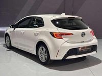 Begagnad Toyota Corolla Business Edition 122 HK (89 kW) 2020 Vit Halvkombi