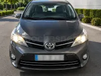 Usado Toyota Verso Advance 147 CV (108 kW) 2015 Gris / plata Monovolumen