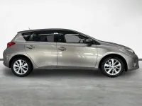 Usado Toyota Auris Active 90 CV (66 kW) 2015 Marrón Utilitario