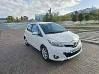 Usado Toyota Yaris Active 90 CV (66 kW) 2013 Blanco Utilitario