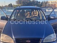 Usado Kia Carens 110 CV (80 kW) 2002 Azul Monovolumen