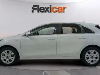 Usado Kia Ceed 136 CV (100 kW) 2023 Blanco Utilitario