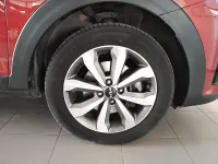Käytetty Kia Stonic 101 HP (74 kW) 2022 Punainen Katumaasturi