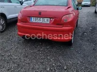 Usado Peugeot 206 CC 110 CV (80 kW) 2005 Rojo Descapotable