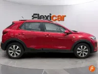 Usado Kia Stonic 120 CV (88 kW) 2022 Rojo SUV