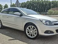 Usado Opel Astra GTC Sport 140 CV (102 kW) 2006 Gris / plata Berlina