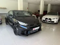 Usado Toyota Yaris 280 CV (205 kW) 2025 Negro Utilitario