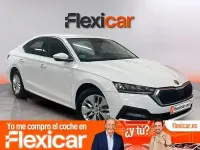 Usado Skoda Octavia Selection 115 CV (84 kW) 2022 Blanco Berlina