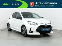 Usado Toyota Yaris Hybrid Style 75 CV (55 kW) 2021 Blanco Berlina