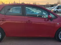 Usado Toyota Auris 90 CV (66 kW) 2007 Rojo Utilitario