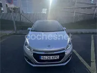 Usado Peugeot 208 Style 100 CV (73 kW) 2018 Gris / plata Utilitario