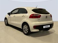 Usado Kia Rio Plus 84 CV (61 kW) 2017 Blanco Berlina