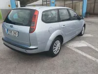 Usado Ford Focus Trend 109 CV (80 kW) 2005 Azul Familiar
