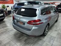 Usado Peugeot 308 SW Allure 130 CV (95 kW) 2019 Gris / plata Familiar