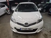 Usado Toyota Yaris Active 90 CV (66 kW) 2012 Blanco Utilitario