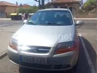 Usado Chevrolet Kalos 94 CV (69 kW) 2004 Gris / plata Berlina