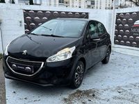 Usado Peugeot 208 Access 82 CV (60 kW) 2015 Negro Utilitario