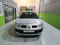 Usado Renault Mégane II Dynamique 120 CV (88 kW) 2004 Gris / plata Berlina
