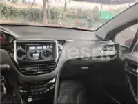 Usado Peugeot 208 Access 82 CV (60 kW) 2015 Rojo Utilitario