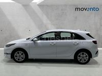 Używany Kia Ceed 136 KM (100 kW) 2023 Biały Hatchback