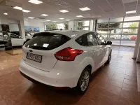 Usado Ford Focus Trend+ 120 CV (88 kW) 2017 Blanco Berlina
