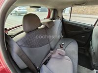 Usado Toyota Yaris T2 65 CV (47 kW) 2003 Rojo Berlina