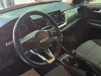 Usado Kia Stonic 84 CV (61 kW) 2023 Rojo SUV