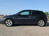 Usado Alfa Romeo 147 Distinctive 105 CV (77 kW) 2007 Negro Utilitario