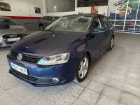 Usado VW Jetta Advance 105 CV (77 kW) 2012 Azul Berlina