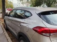 Usado Hyundai Tucson Style 141 CV (103 kW) 2018 Gris / plata SUV