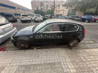 Usado BMW 118 Sport Line 143 CV (105 kW) 2009 Negro Utilitario