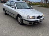 Usado Hyundai Elantra GLS 112 CV (82 kW) 2001 Gris / plata Berlina