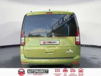 Usado VW Caddy Maxi 122 CV (89 kW) 2022 Verde Monovolumen