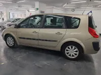 Usado Renault Grand Scénic II Dynamique 110 CV (80 kW) 2007 Beige Monovolumen