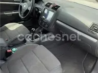 Usado VW Jetta Trendline 105 CV (77 kW) 2006 Gris / plata Berlina