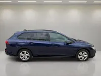 Usado VW Golf VIII Life 115 CV (84 kW) 2022 Azul Familiar