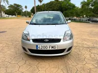 Usado Ford Fiesta Ghia 68 CV (50 kW) 2007 Gris / plata Utilitario