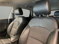 Usado Kia Niro 141 CV (103 kW) 2022 Rojo SUV
