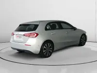 Usado Mercedes A180 116 CV (85 kW) 2021 Gris Utilitario