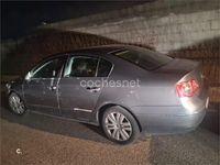 Usado VW Passat R-line 140 CV (102 kW) 2008 Gris / plata Berlina