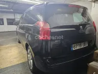 Usado Peugeot 5008 Allure 120 CV (88 kW) 2015 Negro Monovolumen
