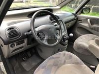 Usado Citroën Xsara Picasso Exclusive 117 CV (86 kW) 2002 Gris / plata Monovolumen