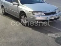Usado Renault Laguna II Authentique 100 CV (73 kW) 2003 Gris / plata Berlina