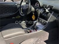 Usado Mercedes C180 143 CV (105 kW) 2004 Azul Berlina