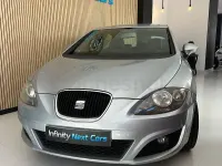 Usado Seat Leon Style 105 CV (77 kW) 2010 Gris / plata Utilitario