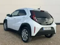 Usado Toyota Aygo Play 72 CV (52 kW) 2024 Blanco