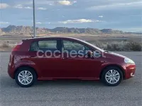 Usado Fiat Grande Punto Emotion 90 CV (66 kW) 2006 Granate Utilitario