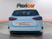 Usado Kia Ceed 136 CV (100 kW) 2023 Blanco Utilitario
